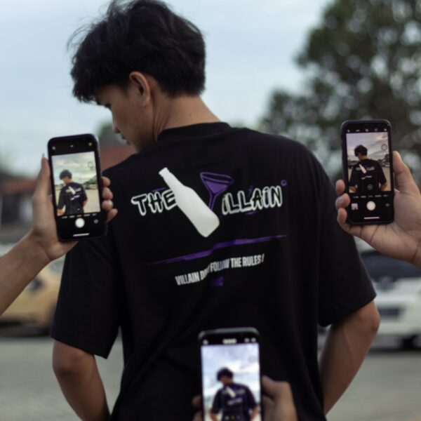 VNOC Boxy fit Oversize T-Shirt The Villain Hitam - Gambar 5